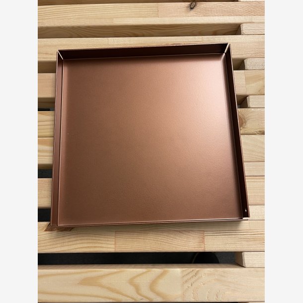 28 x 28 cm Firkantet bakke med bne hjrner