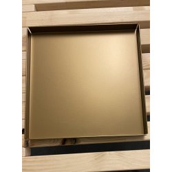 28 x 28 cm Firkantet bakke med bne hjrner