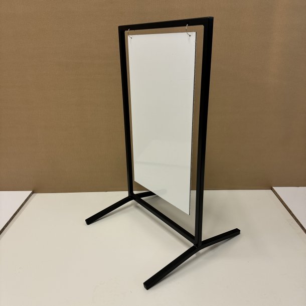 Skilt med buede ben (medium) svejset - tryk er inkluderet i prisen