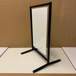 Skilt med buede ben (medium) boltet - tryk er inkluderet i prisen