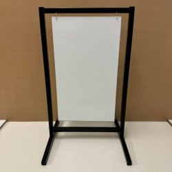 Skilt med buede ben (small) boltet - tryk er inkluderet i prisen