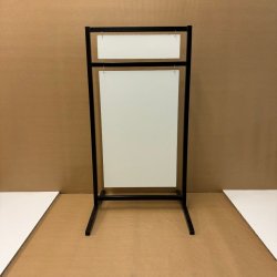 Logo skilt med buede ben (medium) boltet - tryk er inkluderet i prisen